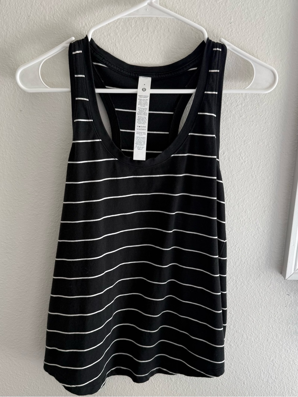 lululemon black & white striped tank top size 6